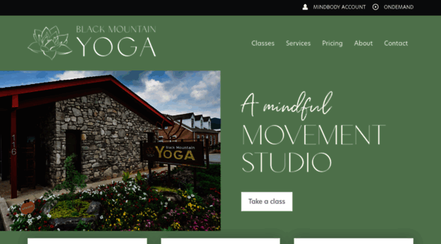 blackmountainyoga.com