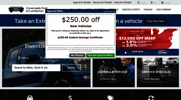 crossroadsfordlumberton.com