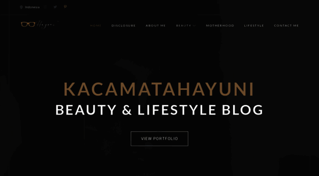 kacamatahayuni.com