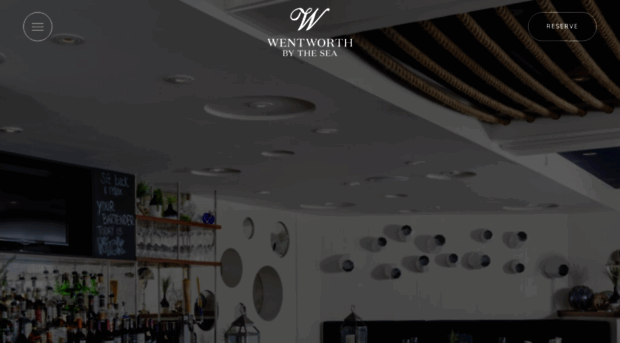 latitudeswaterfront.com