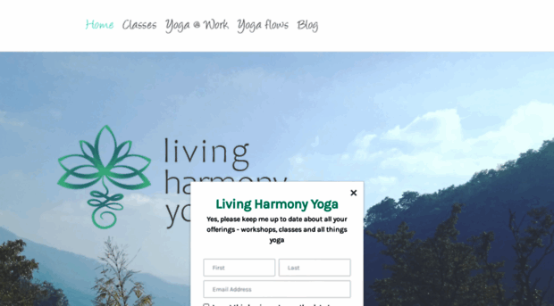 livingharmonyyoga.com