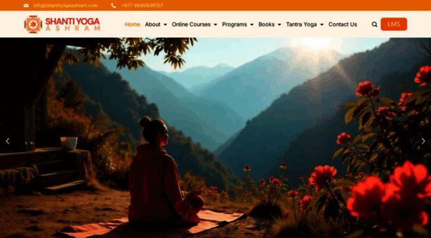shantiyogaashram.com
