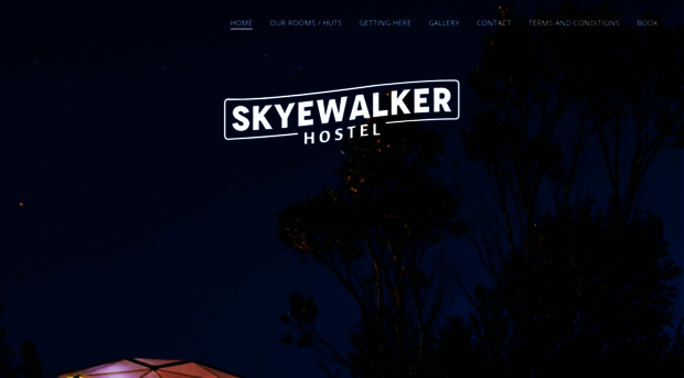 skyewalkerhostel.com