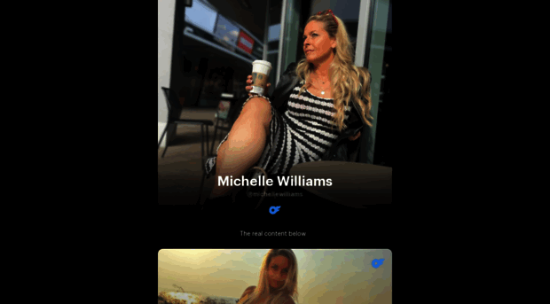 walkinghousewife.com